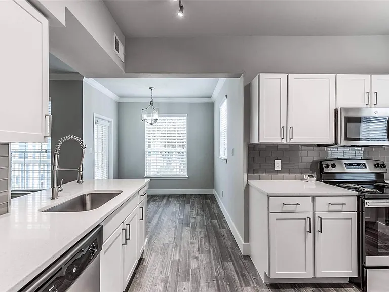 19100 Glenwest Dr #238 — Photo 7