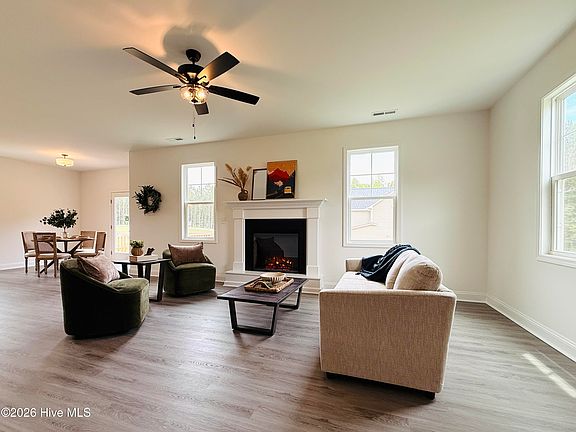 4th image of 206 Uwharrie Way