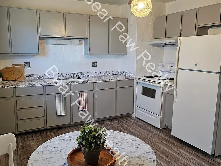 4717 Cactus Way — Photo 3