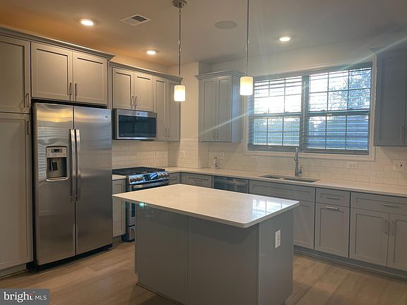 4th image of 23255 Milltown Knoll Sq Unit 102
