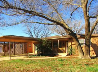 121 Linda Ln, Levelland, TX 79336