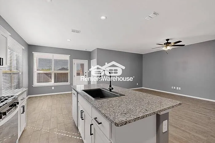 8517 Centerboard Ln — Photo 17
