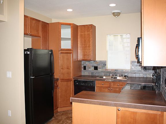 2nd image of 5264 NE 121st Ave APT 152