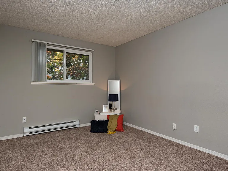 Oak Grove Bedroom