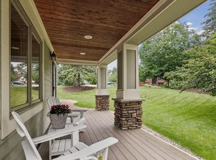 1860 Rolling Green Curv, Mendota Heights, MN 55118