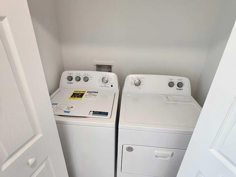 8409 Zenith Cir — Photo 17