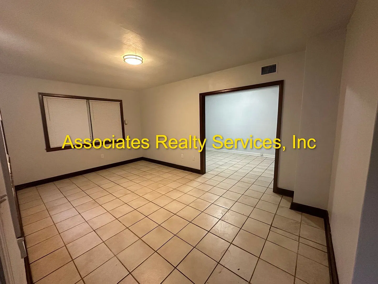 Bevis - Gainesville Heights - 990 — Photo 3