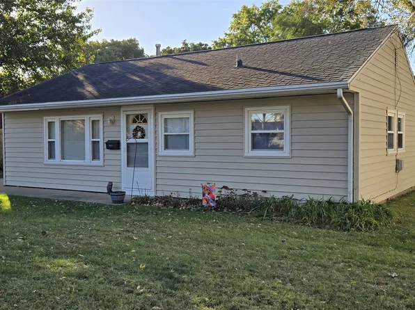 6614 Oliver Smith Dr, Urbandale, IA 50322