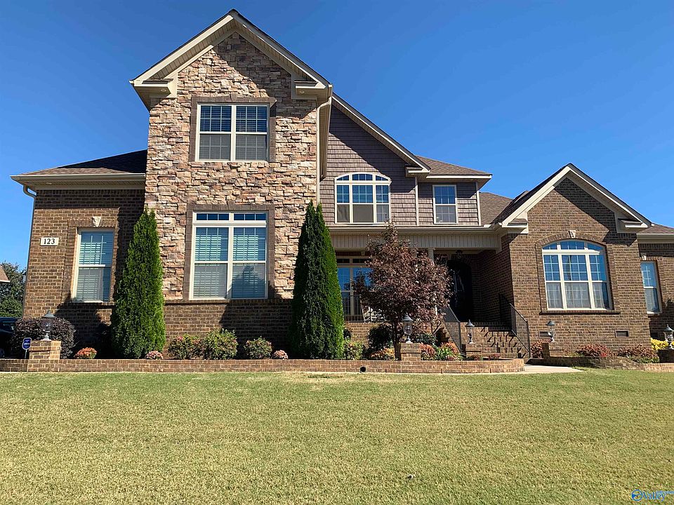 1st image of 123 Forest Ridge Dr