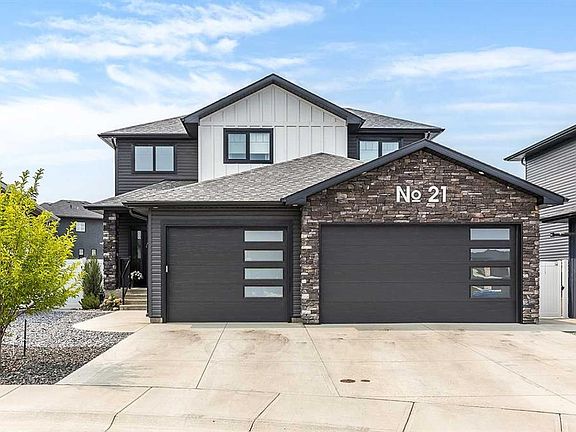 2nd image of 21 Hamptons Clos SE