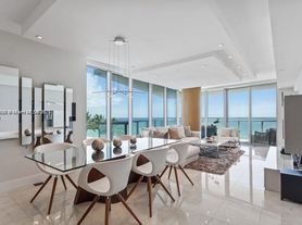 17001 Collins Ave