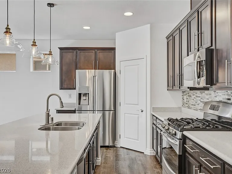 7103 Stanley Frederick St — Photo 17