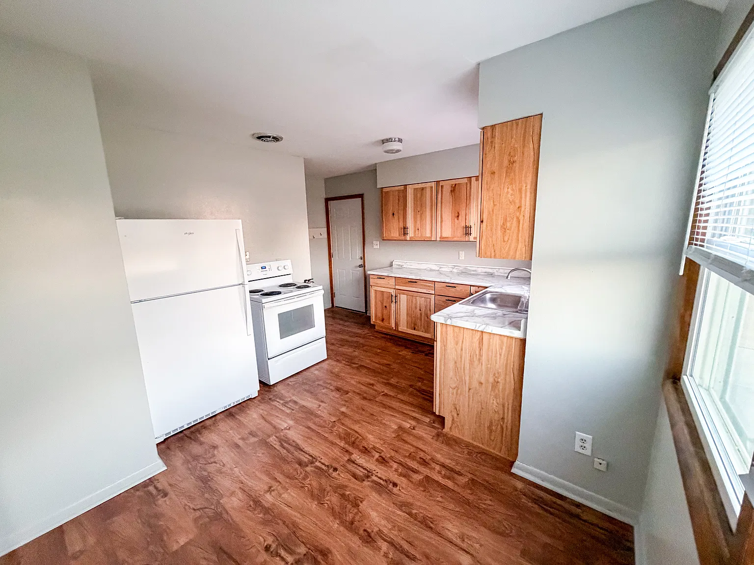4 bed, 1145 sqft, $1,700 — Photo 2