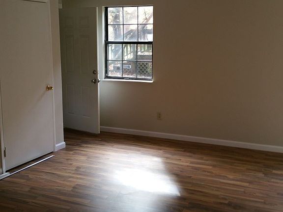 3rd image of 3109 Marble Hill Blvd