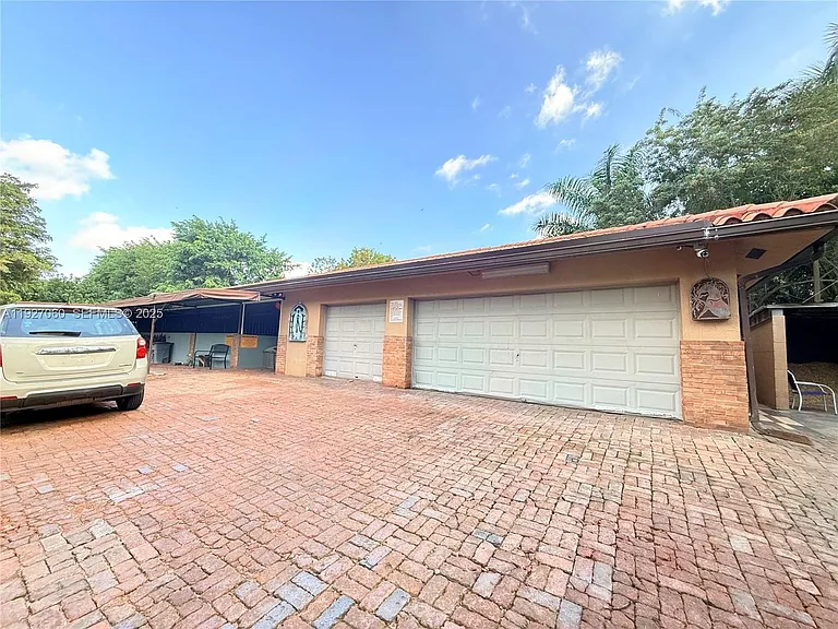 5877 SW 123rd Ave — Photo 8