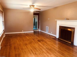 307 Friendway Rd, Greensboro, NC 27409