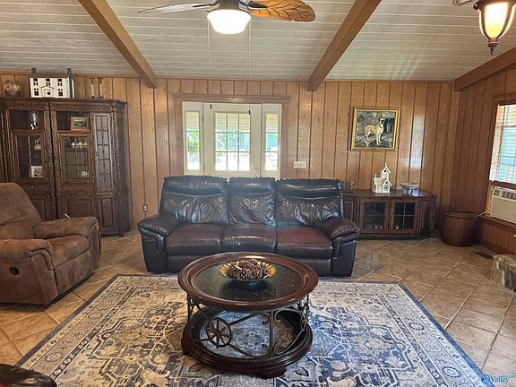 4th image of 207 Mountain View Dr