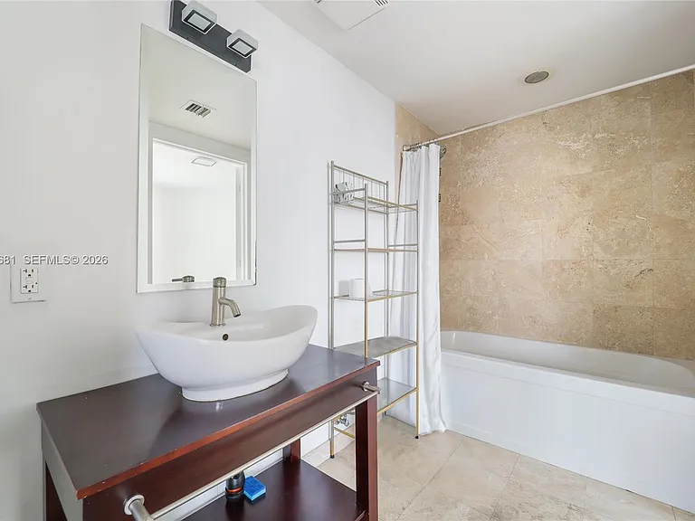 350 S Miami Ave #2411 — Photo 5