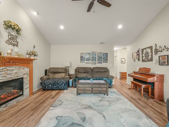 5th image of 11005 SE 54th Pl