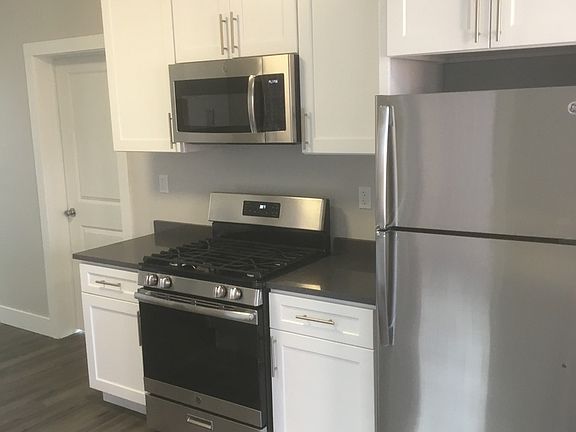 4th image of 2652 N Marshfield Ave APT 2F