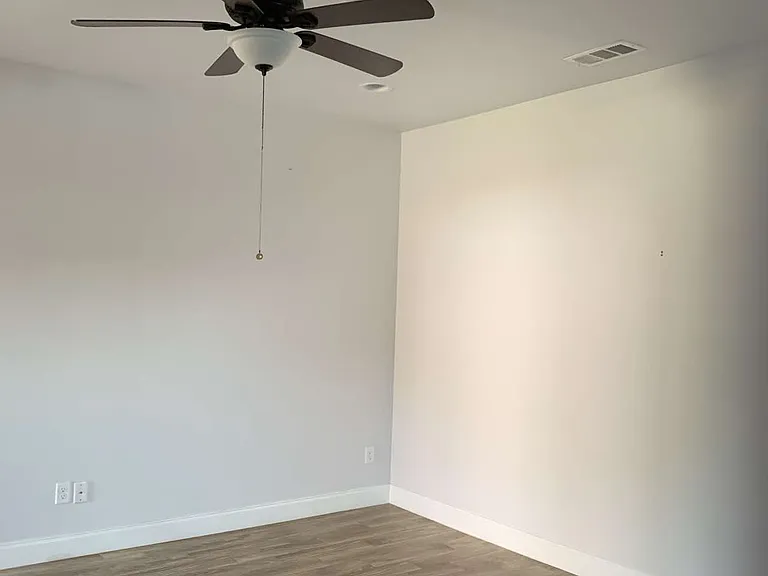 2417 Norway Dr — Photo 9
