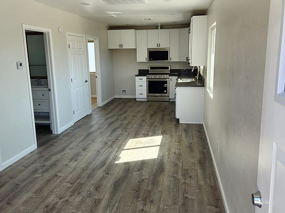 4th image of 155 Fisher Ct #1