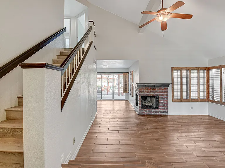 76 Megan Dr — Photo 3