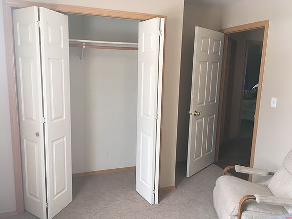 5th image of 430 Greenway Ave