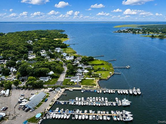 3rd image of 131 Crystal Beach Boulevard