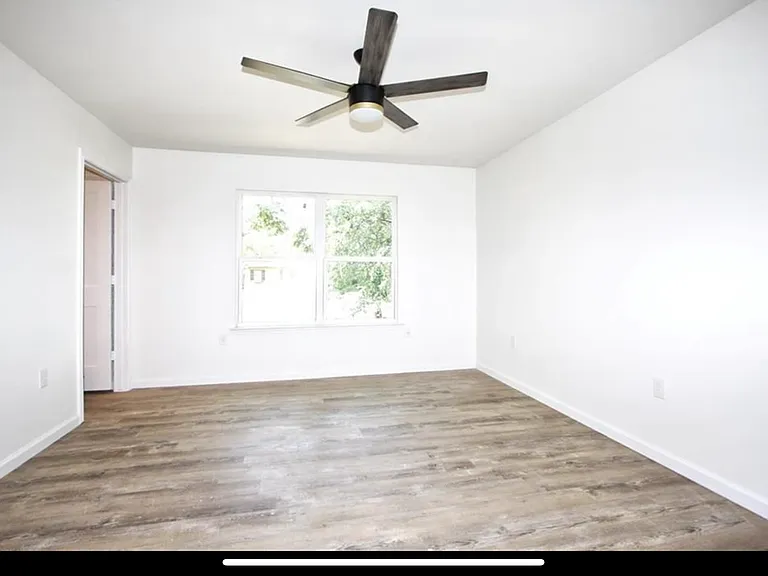 821 Hale St — Photo 4