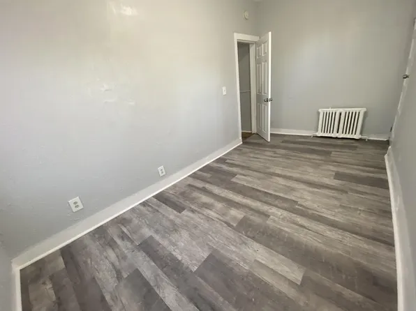 1115 S 4th St, Camden, NJ