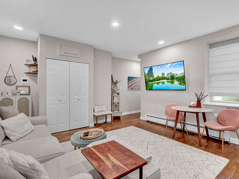 1st image of 25 W Broadway APT 110