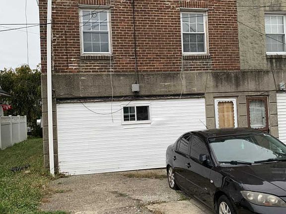3rd image of 4215 Tyson Ave