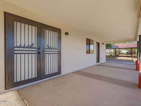 3rd image of 1651 S PROSPECTORS Road