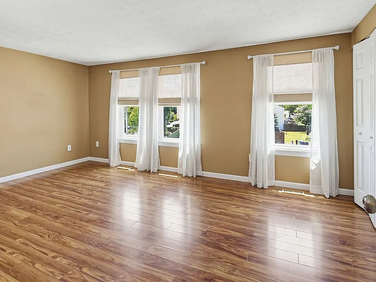 9402 Granite Hl — Photo 27
