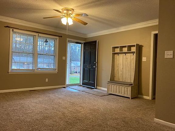 2nd image of 125 Circle Dr