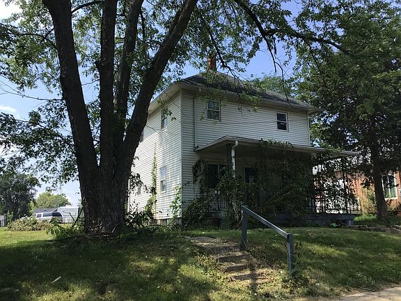 3rd image of 809 S B St