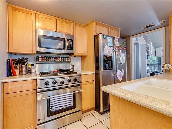 3rd image of 3803 Knollwood Dr