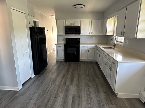 4th image of 1977 N 19th Ave APT 2