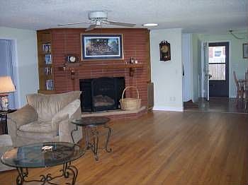 5th image of 405 E Vance St