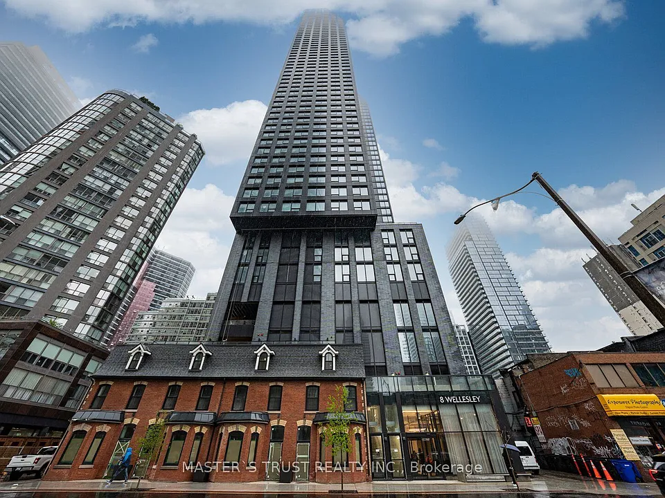 8 Wellesley St W #701