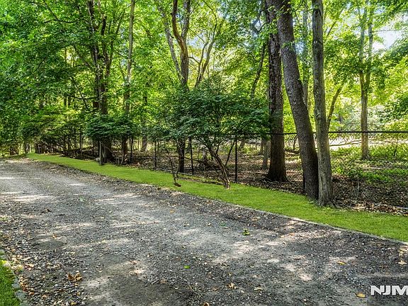 2nd image of 639 Piermont Road