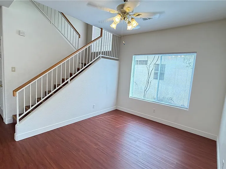 7423 Hawk Shadow Ave — Photo 4