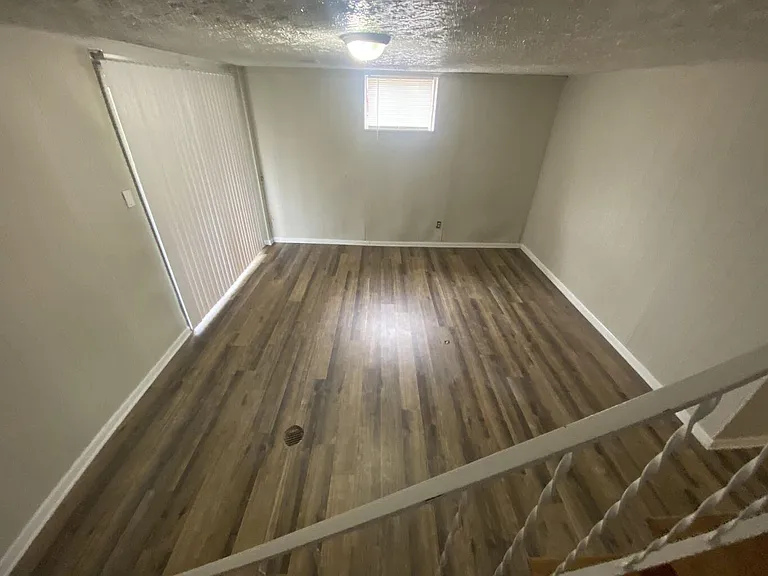 1725 Scarbrough Ct — Photo 9