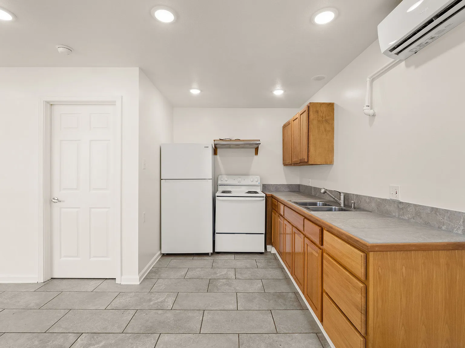 1 bed, 650 sqft, $925 — Photo 1