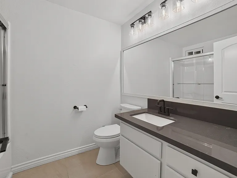 655 W Ontario Ave — Photo 39