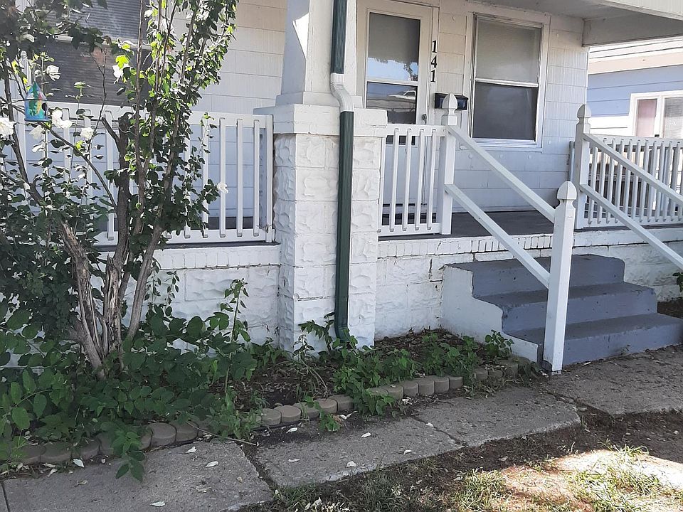 Front of home with large covered porch