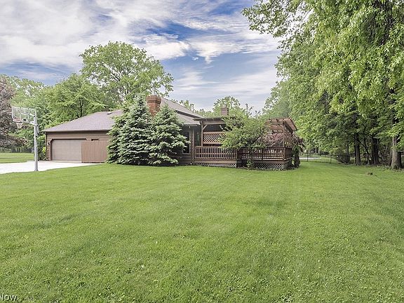 4th image of 330 Greenbriar Dr