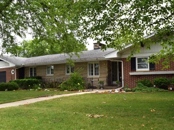 710 N Evergreen Dr, Chillicothe, IL 61523