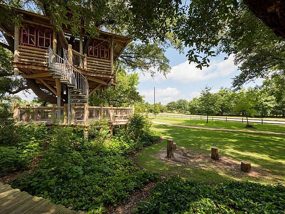 3rd image of 18415 Pin Oak Bend Dr